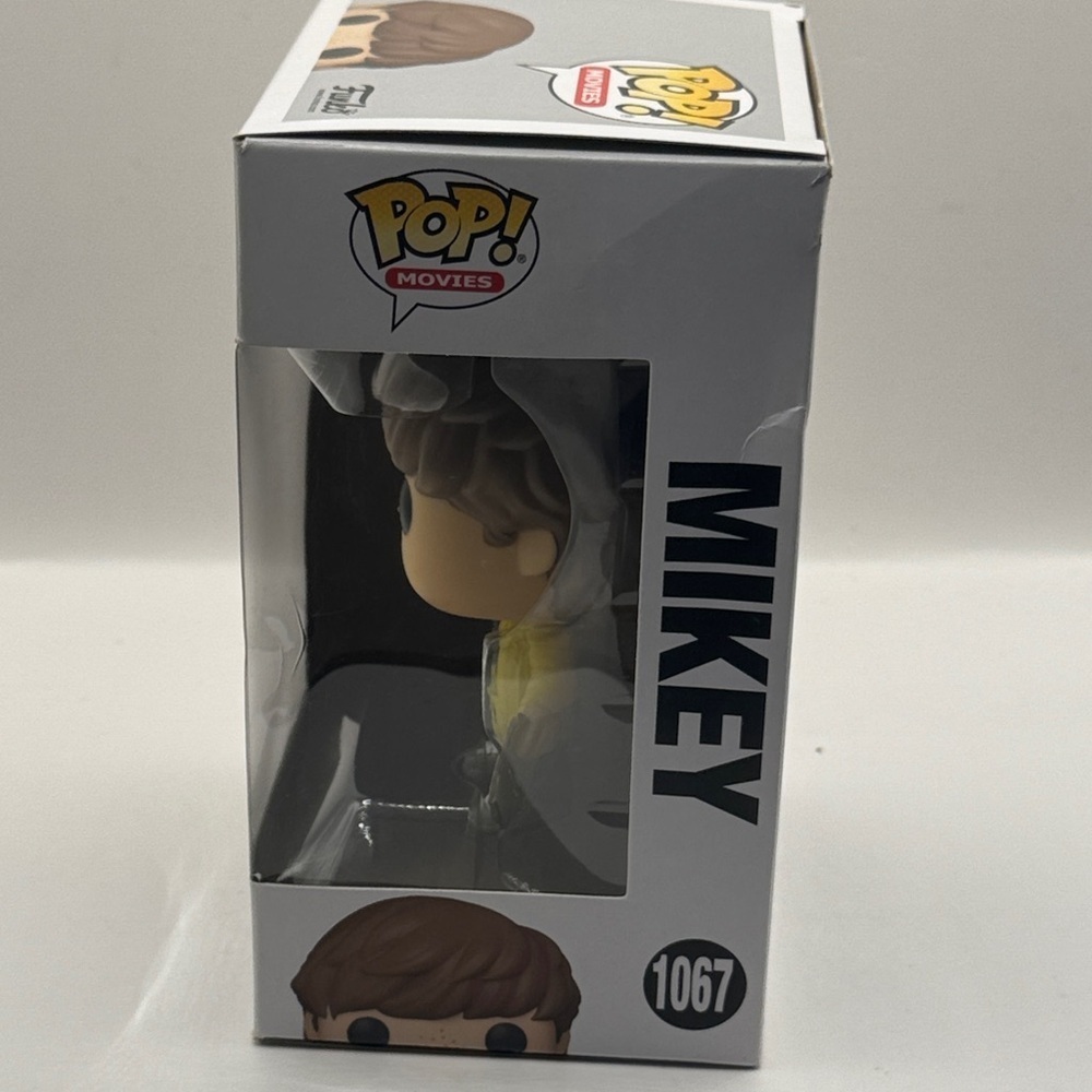 Funko Pop The Goonies Mikey with Yellow Jacket - Picture 9 of 11
